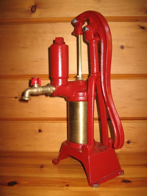 Hitzer_hand_pump_4e1c5d94873a2.jpg